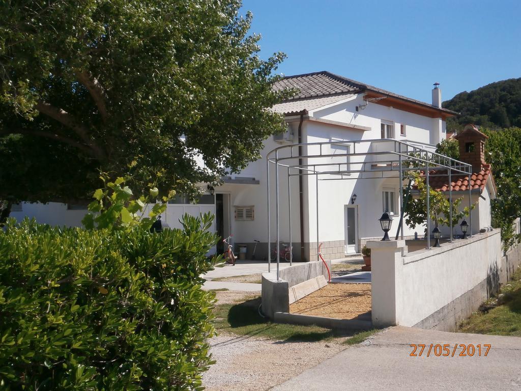 Gvacic House Apartment Supetarska Draga Exterior photo